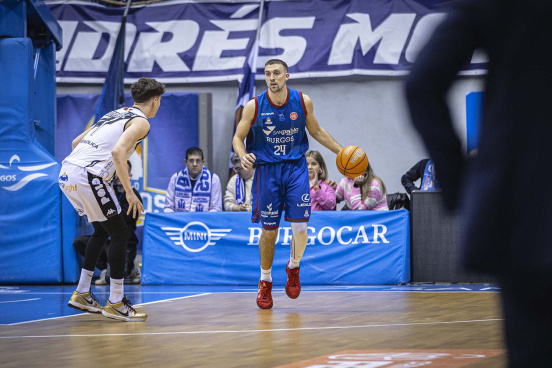 J24 - Silbö San Pablo Burgos-Grupo Ureta Tizona Burgos / SPB/Cintia Cortés
