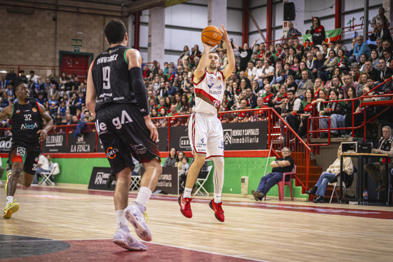 J30 - Grupo Alega Cantabria-Silbö San Pablo Burgos  / SPB/Cintia Cortés