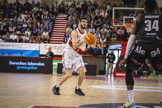J30 - Grupo Alega Cantabria-Silbö San Pablo Burgos  / SPB/Cintia Cortés
