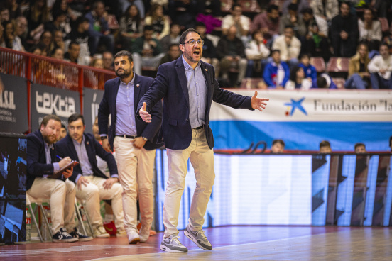 J30 - Grupo Alega Cantabria-Silbö San Pablo Burgos  / SPB/Cintia Cortés