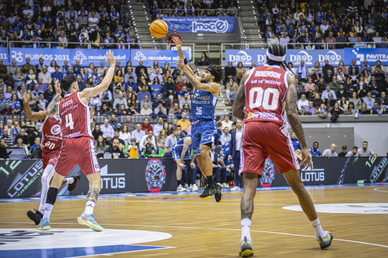 J4 - Recoletas Salud San Pablo Burgos-Casademont Zaragoza / SPB/Cintia Cortés