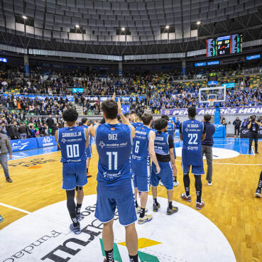 86-93. Una dura derrota en el Coliseum